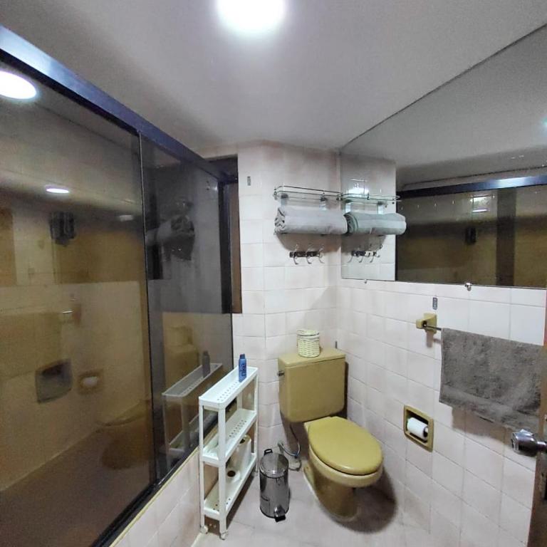 Excelente, cómodo departamento con perfecta ubicación - Three-Bedroom Apartment - 6