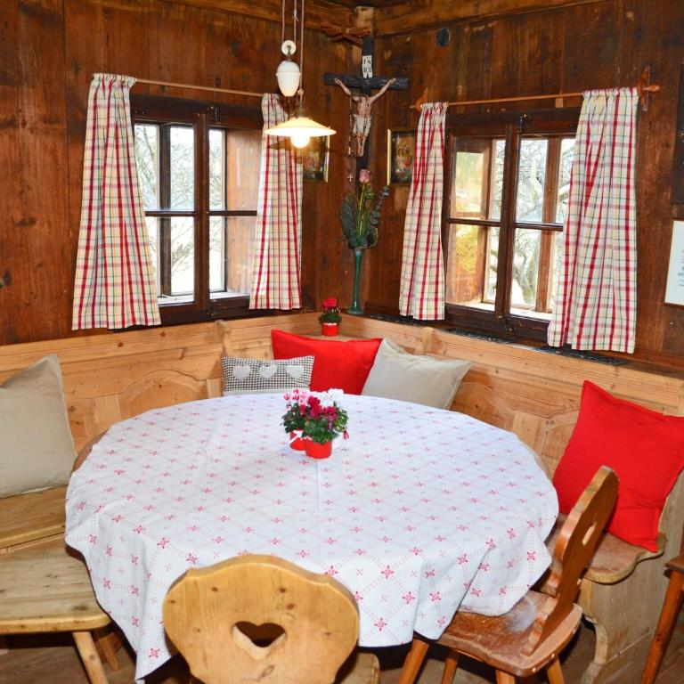 Farmhouse in Weißpriach near Mountain Lakes - Ferienhaus mit 5 Schlafzimmern - 5
