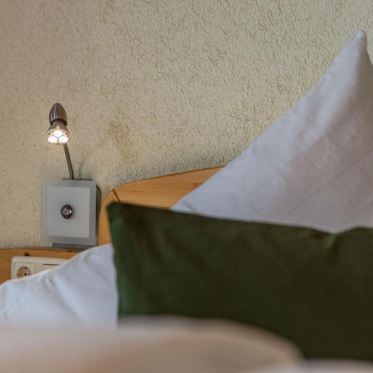 Erlebenswert Bauernhof Gruber - Doppelzimmer mit Balkon (2 Erwachsene + 1 Kind) - 7