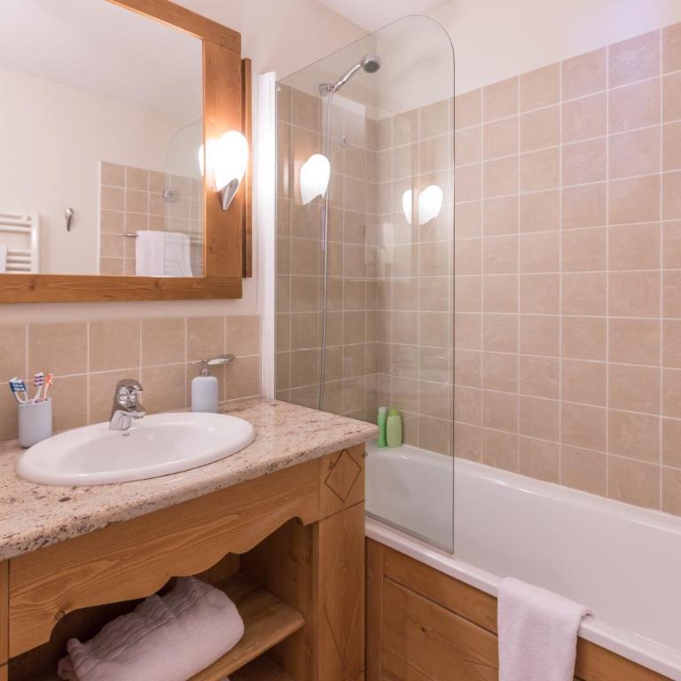Résidence Pierre & Vacances Premium Arc 1950 Le Village - Appartement Duplex 4 Chambres - Accès à la Piscine Intérieure (10 Personnes) - 1