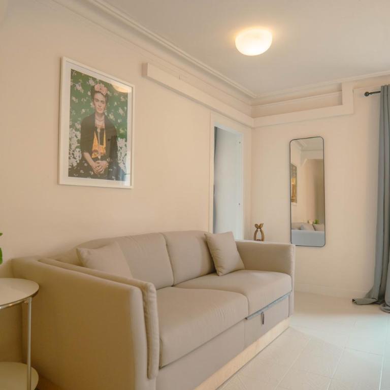 Smartr Barcelona Ramblas - Three-Bedroom Apartment - 15