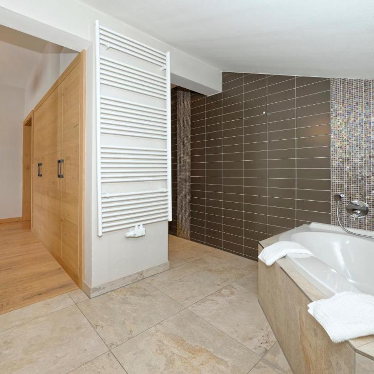 Ortnerhof - Ihr Zuhause am Fuße der Alpen - Junior Suite - 4