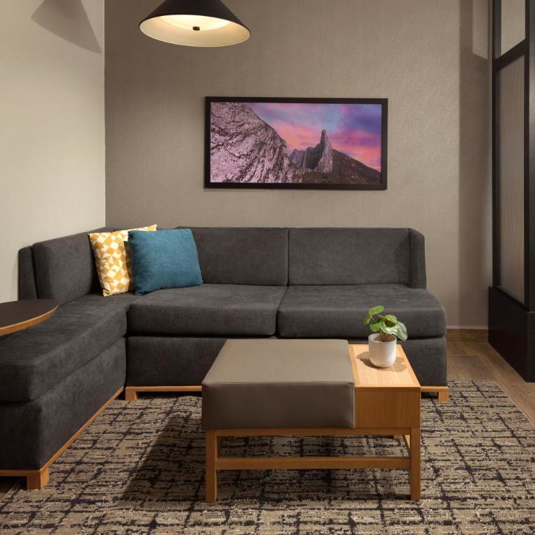 Hyatt Place Monterrey Valle - King Room with Sofa Bed and Roll-In Shower - Disability Access - 1