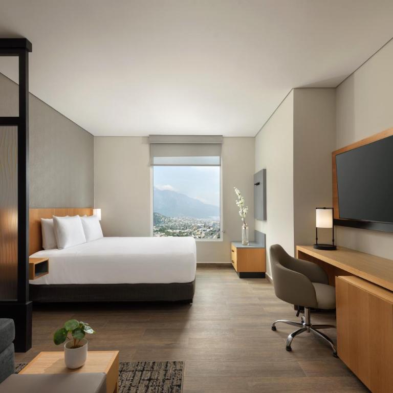 Hyatt Place Monterrey Valle - King Room with Sofa Bed - 7
