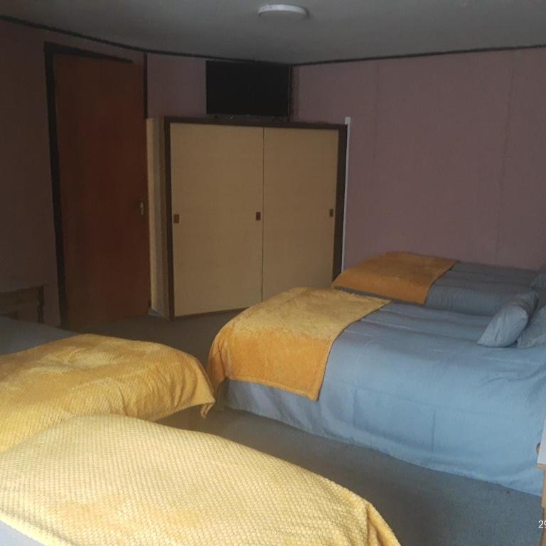 Hostal Klein - Habitación Cuádruple Clásica - 2