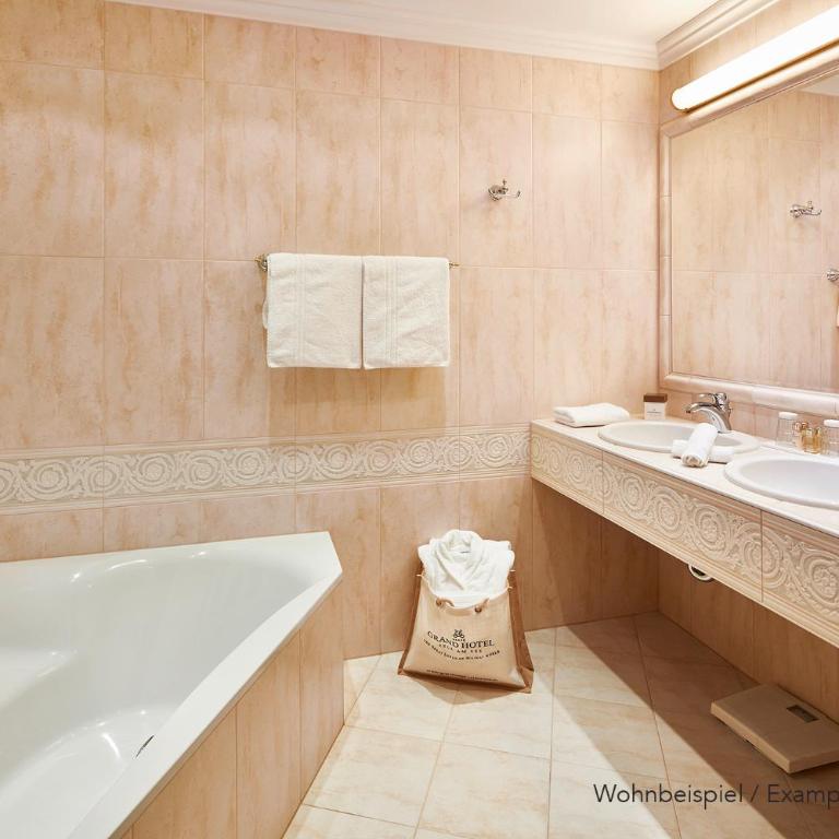 Grand Hotel Zell am See - Deluxe Doppelzimmer mit eigener Sauna - 3
