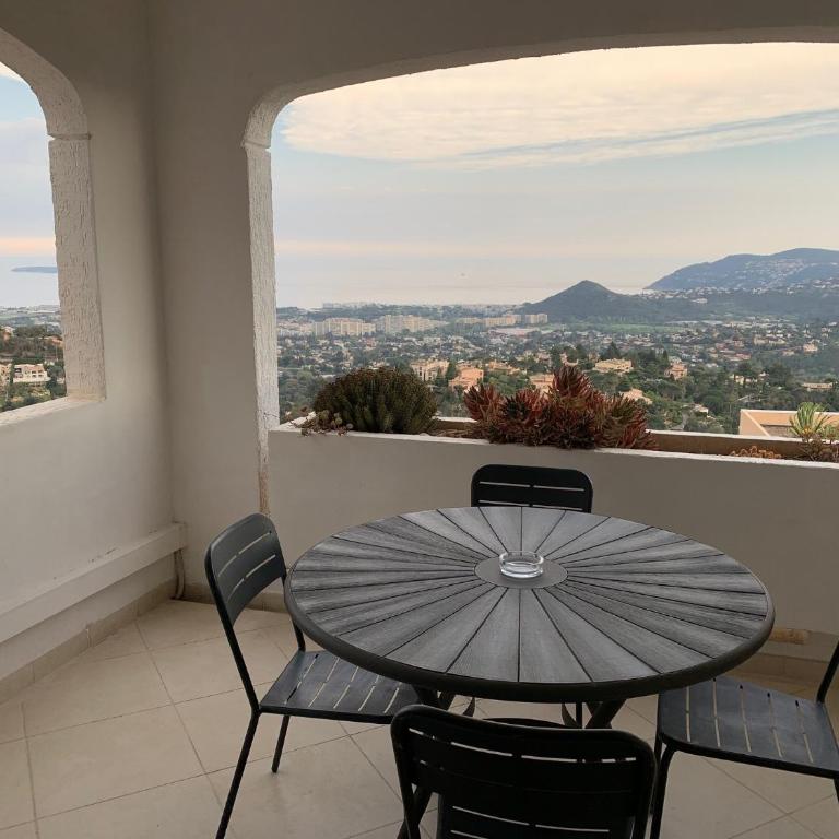 T2 Mandelieu, vue exceptionnelle - Apartamento de 1 dormitorio - 17