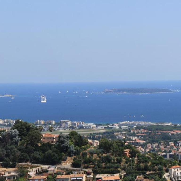 T2 Mandelieu, vue exceptionnelle - Apartamento de 1 dormitorio - 2