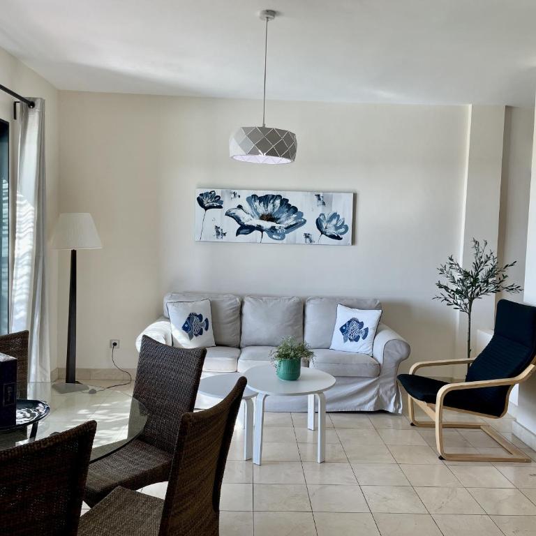 HomeForGuest Villa 5 in Salobre Golf with private pool, garden and great views - Villa with Private Pool - 7