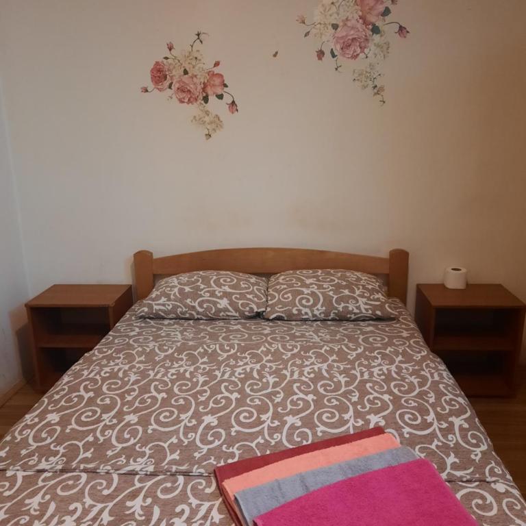 LUG - Dvokrevetna Soba sa Bračnim Krevetom i Sopstvenim Kupatilom - 2