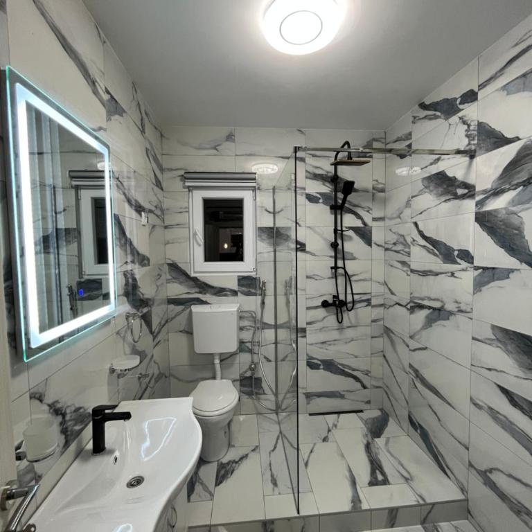 Cezar Apartments - Two-Bedroom Apartment - 5