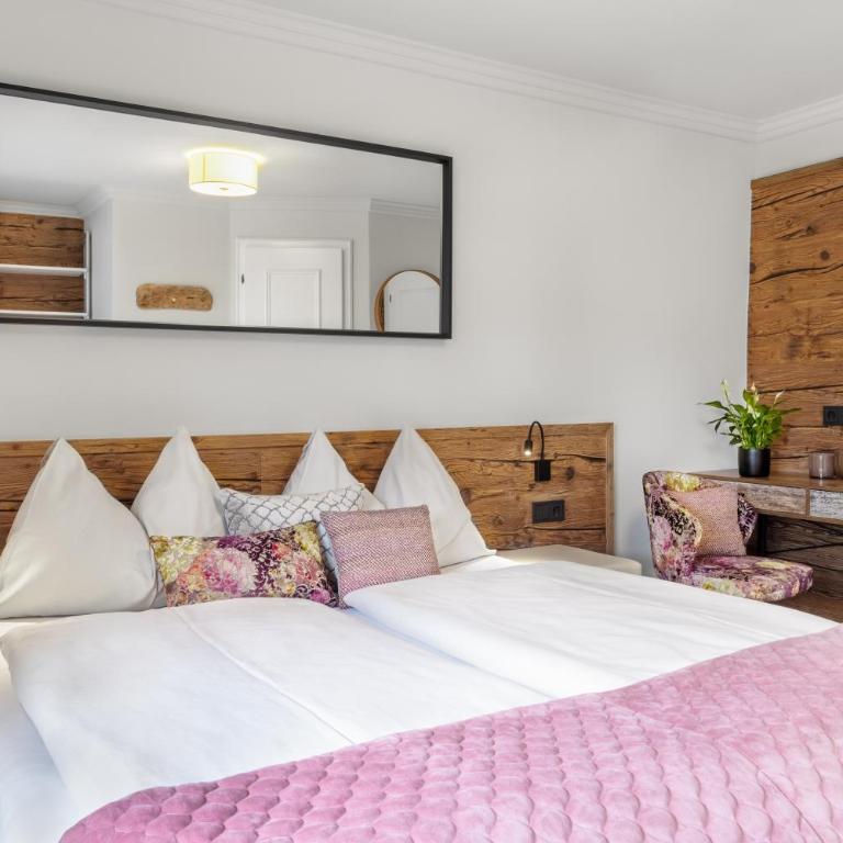 Boutique Hotel ANYBODY - Doppelzimmer mit Balkon - 6