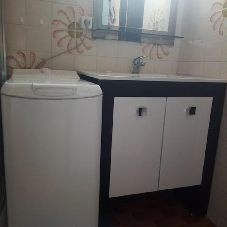 6 couchages, 100m plage, parking, clim, lave linge, lave vaisselle..... - Appartement 2 Chambres - 6