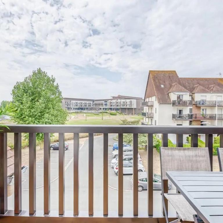 Cabourg Emeraude 2 étoiles plage et thalasso 100m parking gratuit - One-Bedroom Apartment - 9