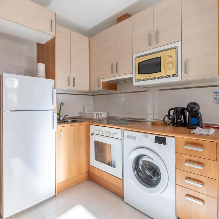 AR6 - Piso 2 dormitorios a 5 minutos del Pilar, posibilidad de parking no incluido - Two-Bedroom Apartment - 11