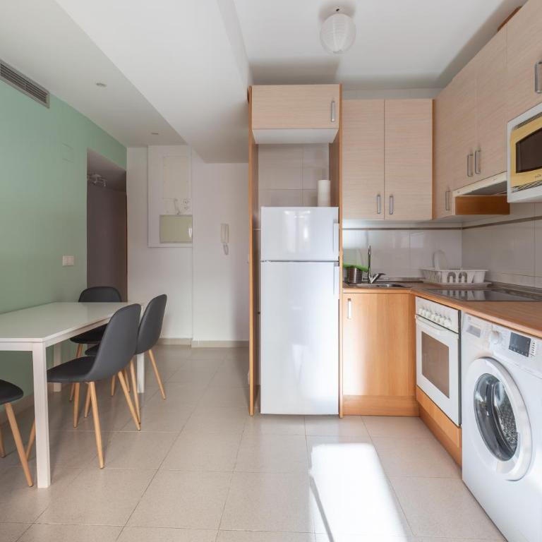 AR6 - Piso 2 dormitorios a 5 minutos del Pilar, posibilidad de parking no incluido - Two-Bedroom Apartment - 4