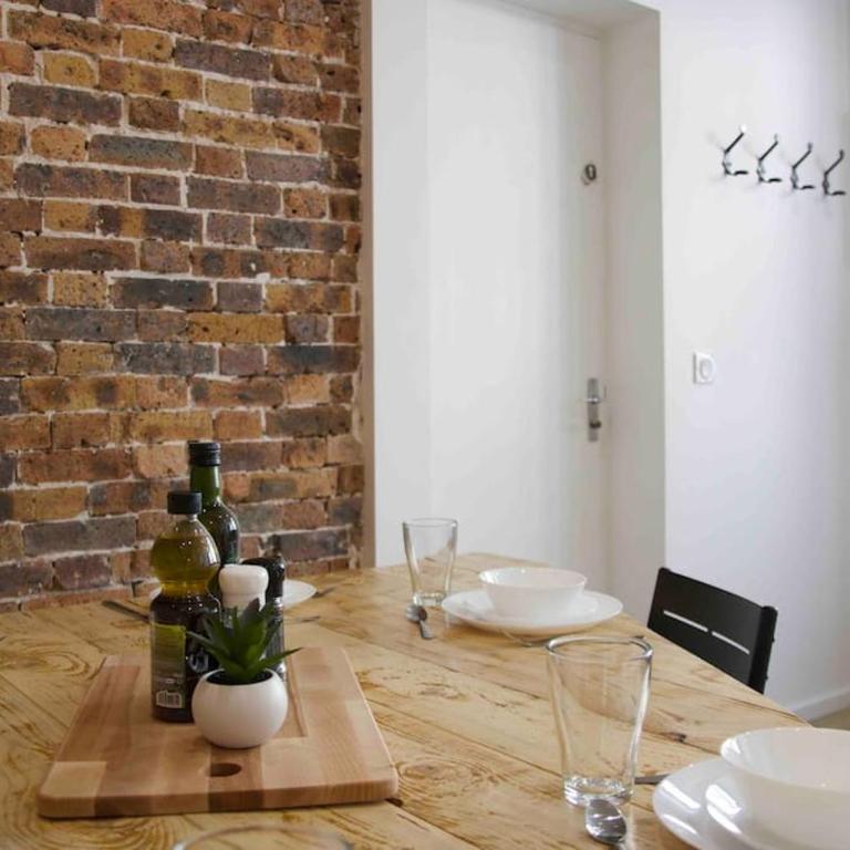 Another brick in the wall Apartment in Paris Sleeps 9 - Appartement 2 Chambres - 8