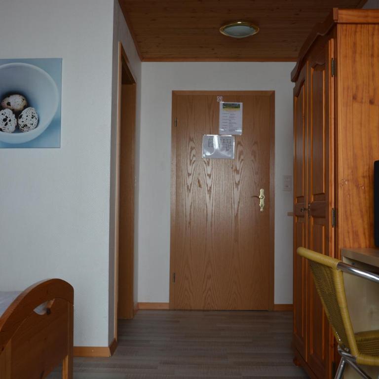 Hotel Restaurant Walliser Sonne - Dreibettzimmer mit Balkon - 1