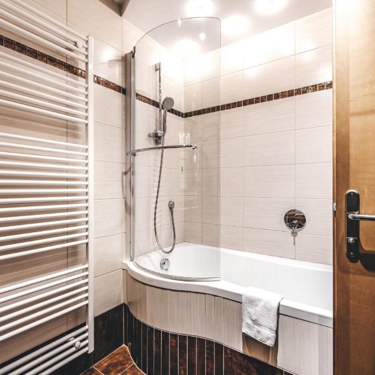 Hotel Rose - Familiensuite (2 Erwachsene + 2 Kinder) - 8