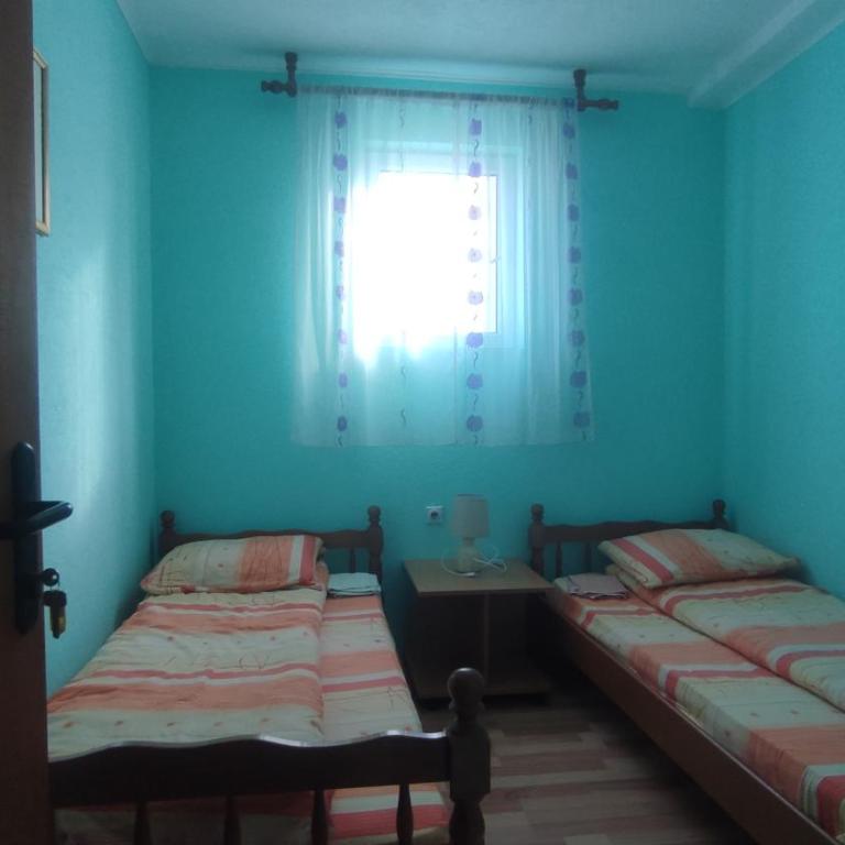 Apartments & Rooms Vitko - Dvokrevetna Soba sa Zasebnim Krevetima i Zajedničkim Kupatilom - 4