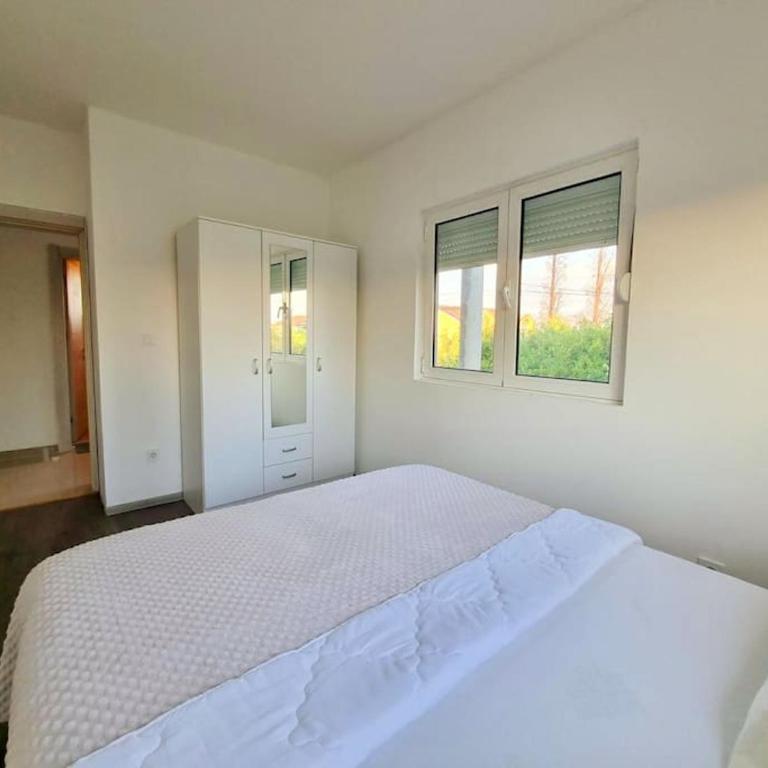 Home Mia Airport - Two-Bedroom Apartment - 34