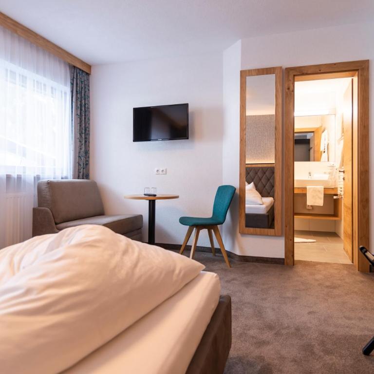 Hotel Garni Försterheim - Doppelzimmer mit Bergblick - 2