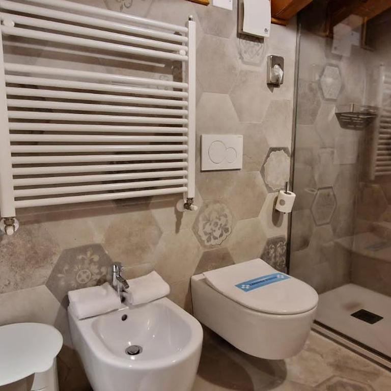 Cà Uberti Palace Hotel, MantegnaHotels - Camera Tripla Superior - 2