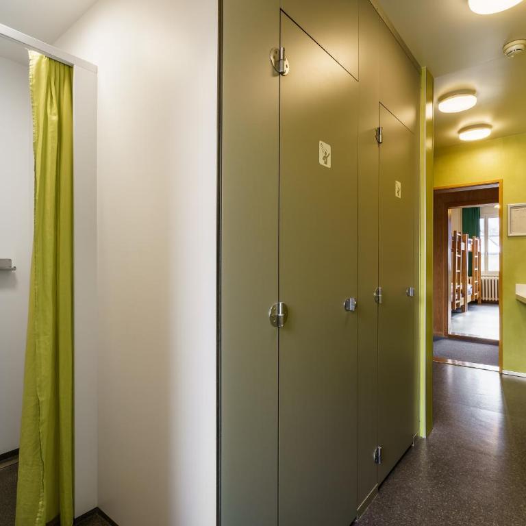 Backpackers Villa Sonnenhof - Hostel Interlaken - Zweibettzimmer mit Gemeinschaftsbad - 7