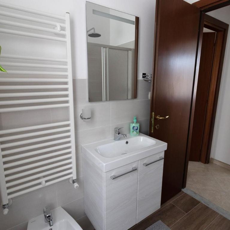 Casa Pietro e Bea - Two-Bedroom Apartment - 8