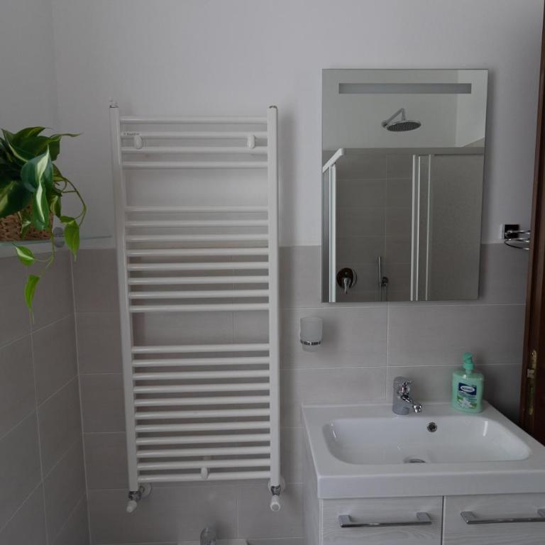 Casa Pietro e Bea - Two-Bedroom Apartment - 6