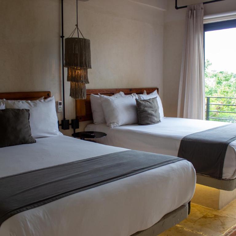 Caribbean Paradise Hotel & Spa - 5th Avenue - Deluxe Double Room with Balcony - 1