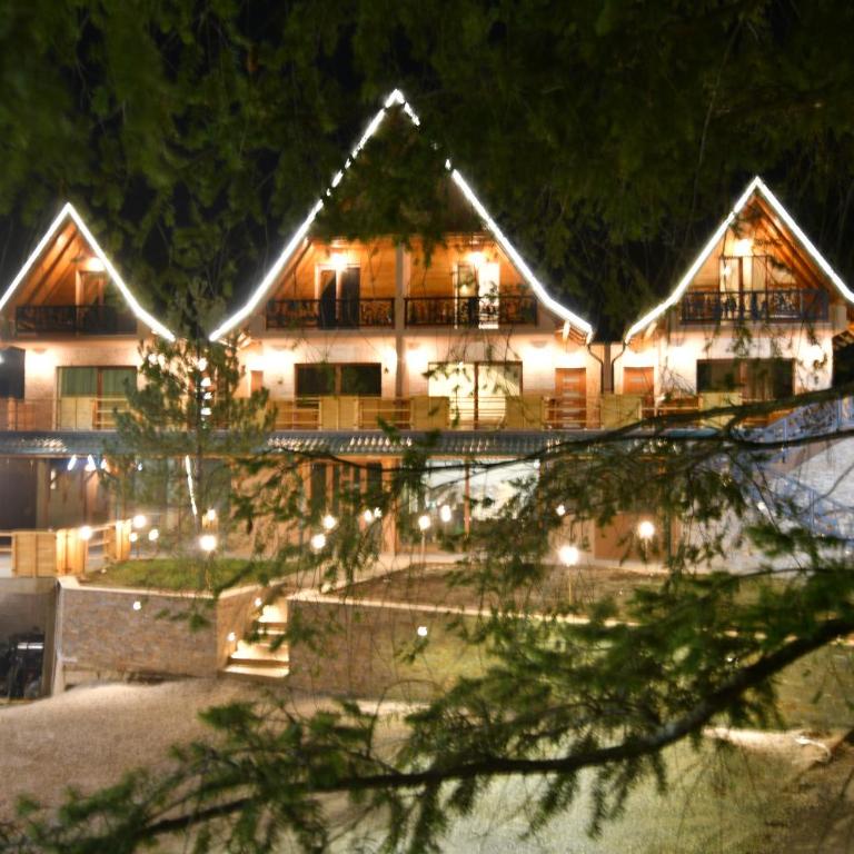 Brvnara Mont 4 - One-Bedroom Chalet - 1
