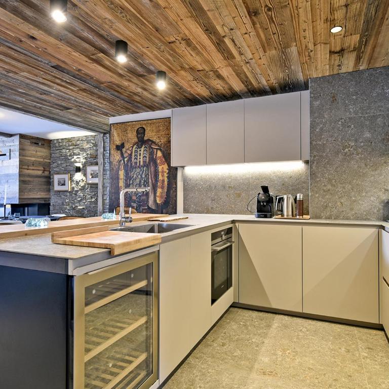 Charmant Triplex aux Allues avec Cheminée et Concierge - FR-1-613-80 - Appartement - 4