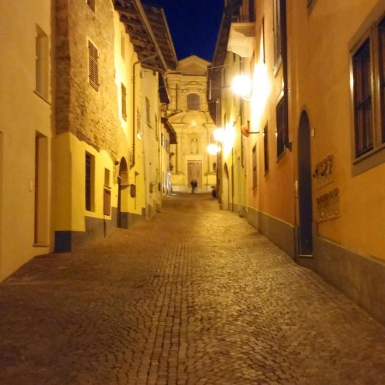Holiday House Antica Dimora Soggiorni in langa centro storico La Morra - Casa con 2 Camere da Letto - 37