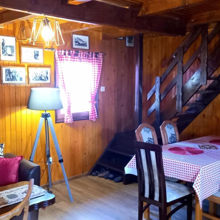 Family Farm Apartments - Three-Bedroom Chalet - 14