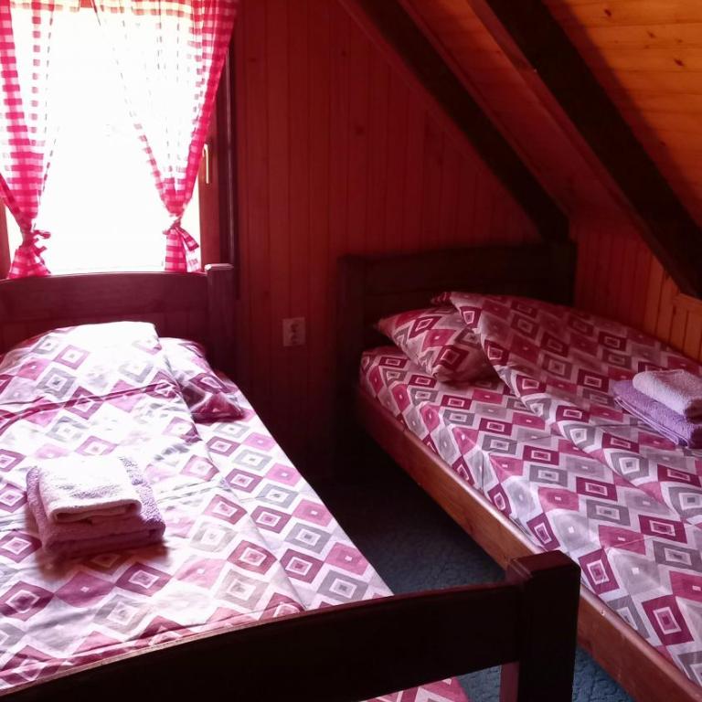 Family Farm Apartments - Three-Bedroom Chalet - 5