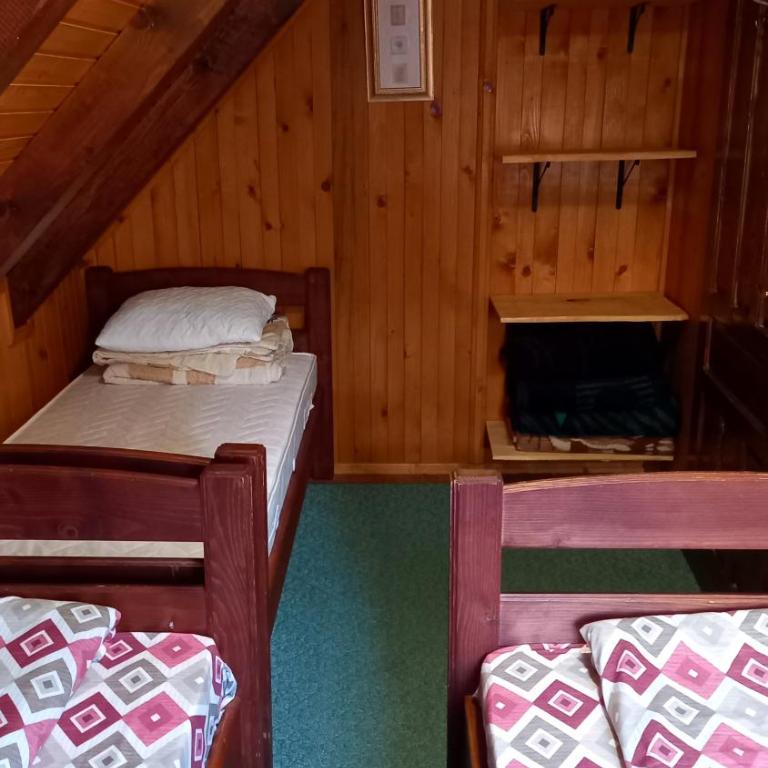 Family Farm Apartments - Three-Bedroom Chalet - 4