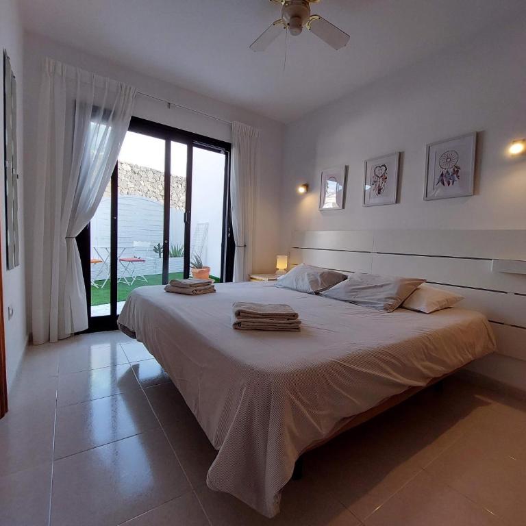 Sol y Luna - Heated pool - BBQ - car not essential - Three-Bedroom Villa - 39