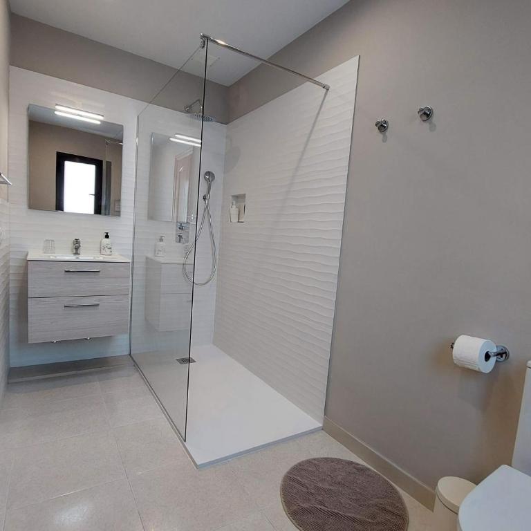 Sol y Luna - Heated pool - BBQ - car not essential - Three-Bedroom Villa - 42