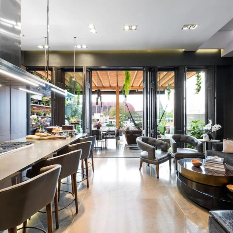 Luxurious Penthouse Oasis - Three-Bedroom Apartment - 11