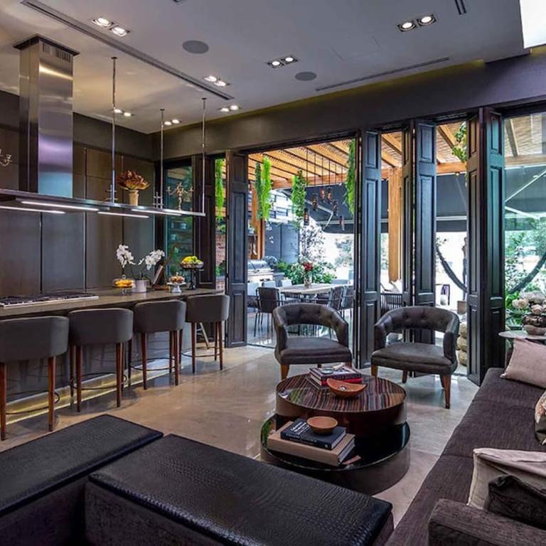 Luxurious Penthouse Oasis - Three-Bedroom Apartment - 19