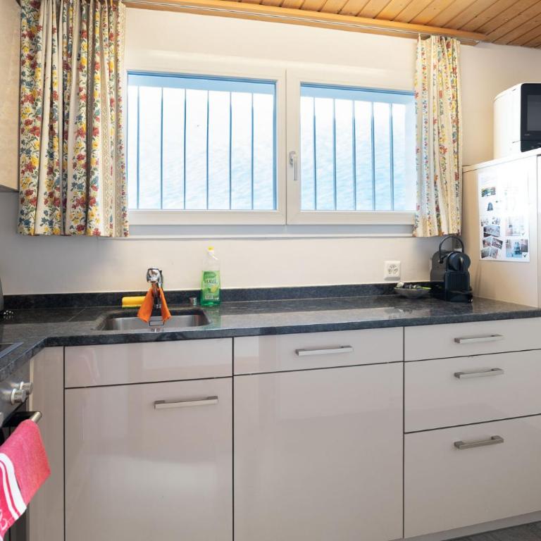 Apartment Jungfrau Lodge - Four-Bedroom Apartment with Balcony and Eiger View - 6