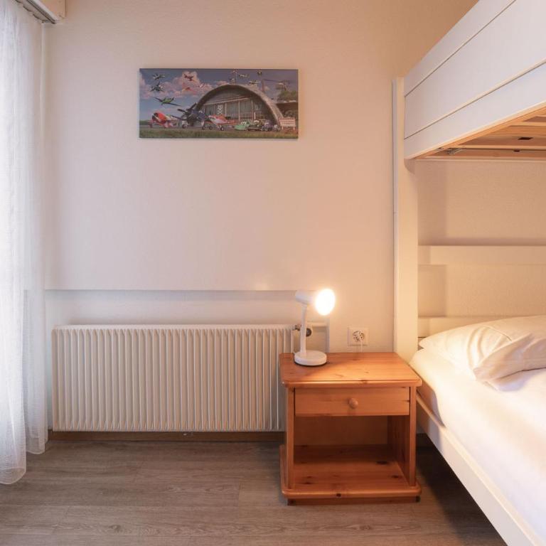 Apartment Jungfrau Lodge - Four-Bedroom Apartment with Balcony and Eiger View - 16