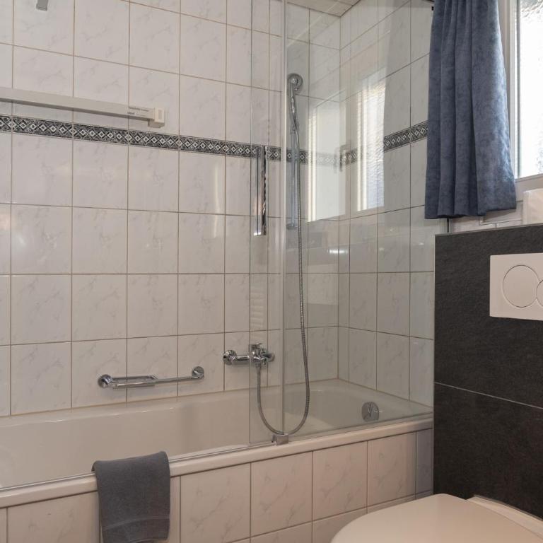 Apartment Jungfrau Lodge - Four-Bedroom Apartment with Balcony and Eiger View - 21