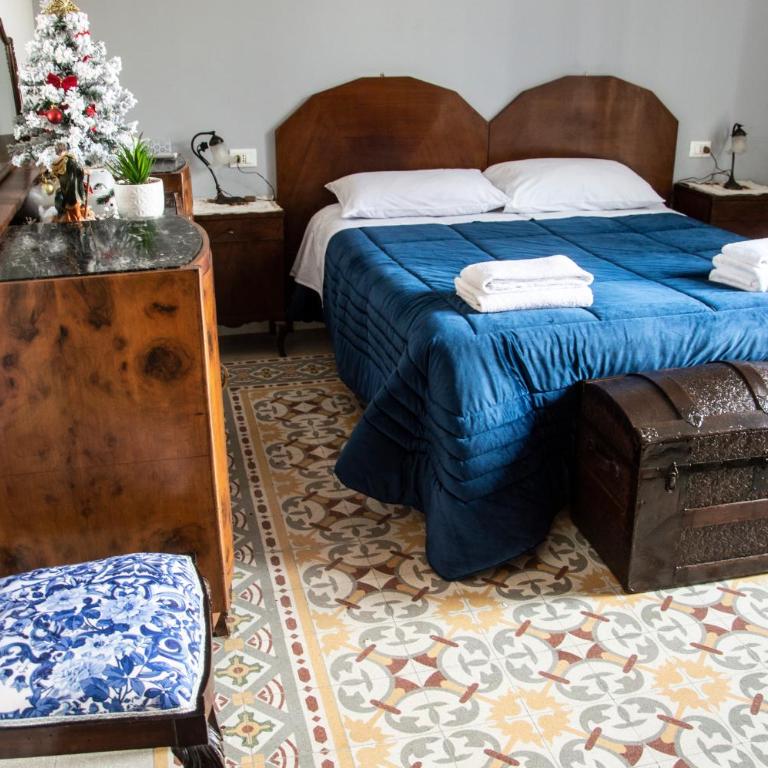 Battisti 18 Vintage Rooms - Triple Room with Private External Bathroom - 30
