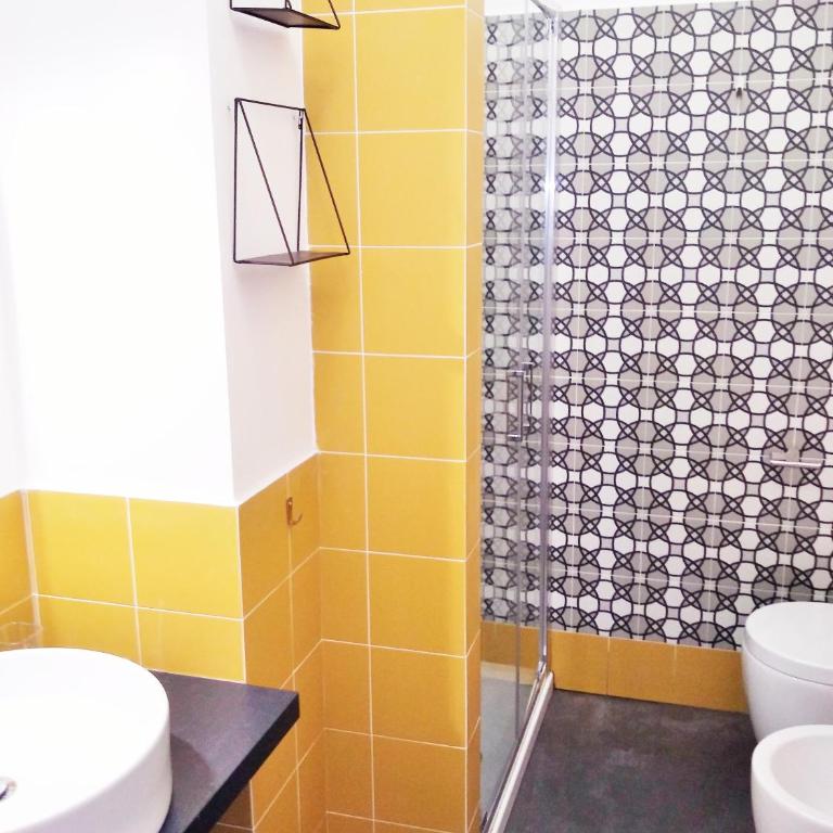 Casa Italiano - BestBnB Garbatella - Camera Matrimoniale/Doppia con Letti Singoli con Bagno Privato - 4