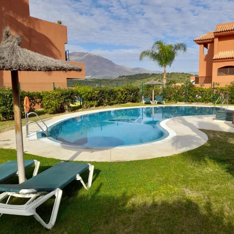 Apartamento espacioso muy tranquilo con piscinas y jardines cercano a la playa - Apartamento de 2 dormitorios - 2