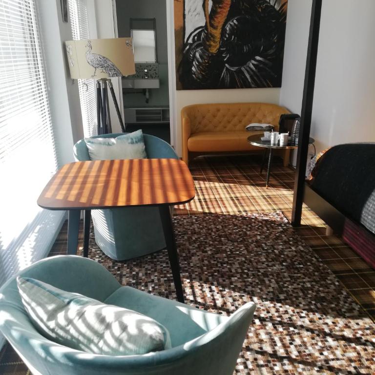 Monts Dôme - Chambre Double avec Salle de Bains Privative - 1