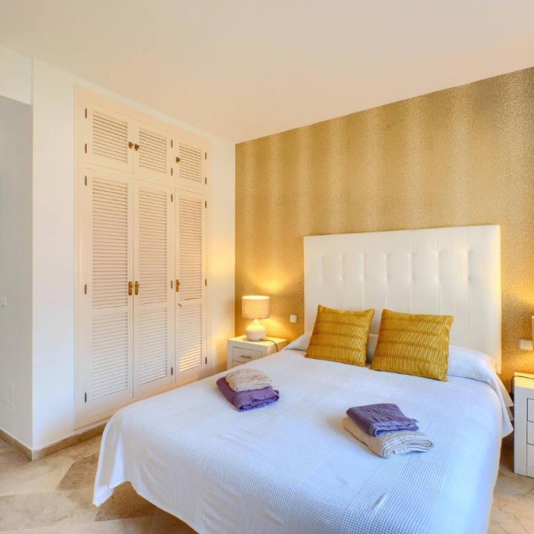 Cozy Beach Side Apartment With Pool - Apartamento - 5