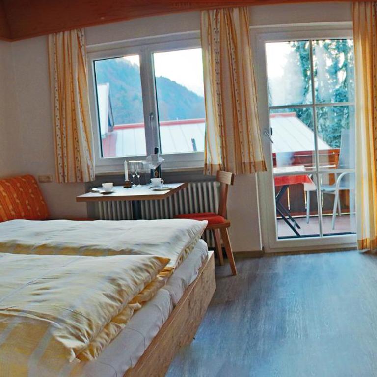 Gastehaus Luise - Apartment mit Balkon 1 - 5